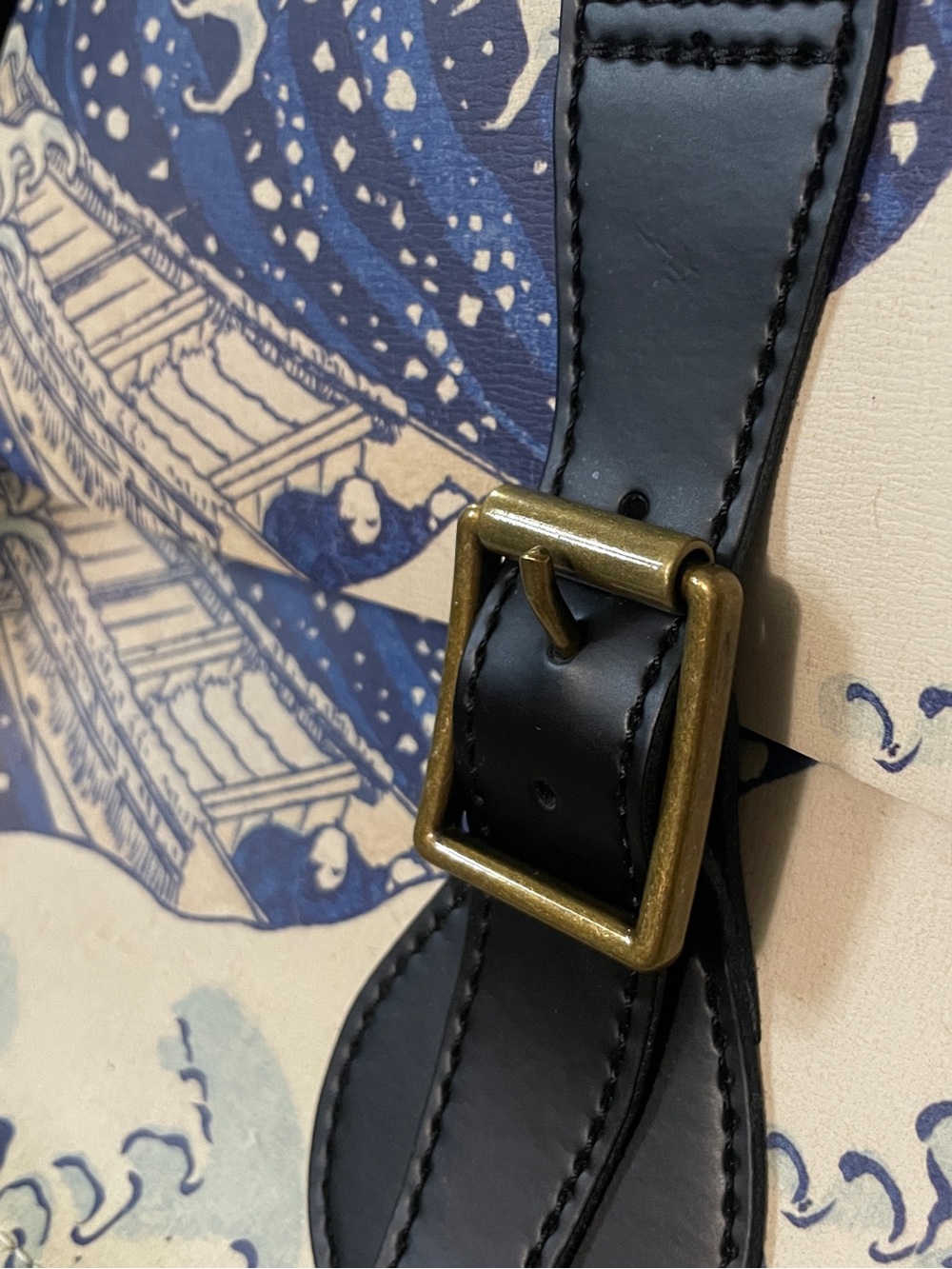 Dr. Martens x The MET Great Wave Backpack RARE - Picture 5 of 14